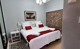 Firehouse Selfcatering Garden Cottage No 1